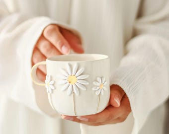 Handmade Daisy Mug: 24K Gold Ceramic Cup with Pearl Finish