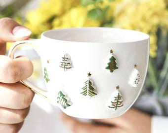 Tazza natalizia in ceramica fatta a mano: tazza natalizia con albero di pino in oro 24k
