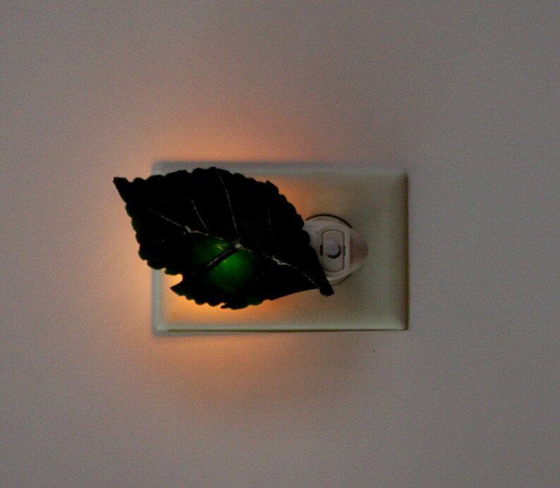 Green Elm Leaf Stained Glass Night Light image 3