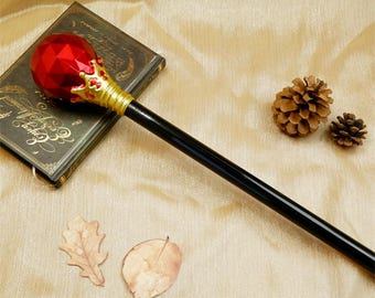 PU Queen's Scepter: Red Gem Plastic Prop, Cosplay Accessory, Retro Collectible (43CM)