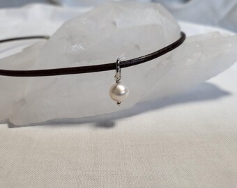 Leather cord necklace with freshwater pearl pendant