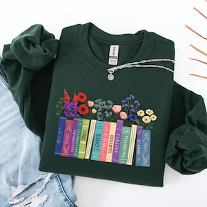 Floral Book Stack Sweatshirt, Vintage Book Lover Hoodie, Literary Aesthetic Crewneck, Cozy Reader Gift