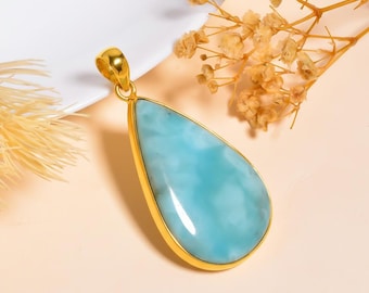 Colgante de larimar en plata de ley 925, chapado en oro amarillo, con forma de pera, ideal como regalo.