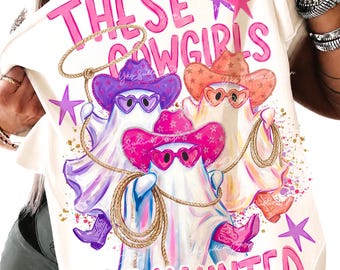 Dessa cowgirls är hemsökta PNG, western halloween-tröja PNG, cowgirl halloween PNG, höst western-tröja, yeehaw halloween, trendig höst PNG