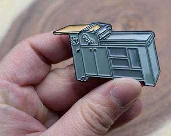 Broche de esmalte tipográfico Vandercook