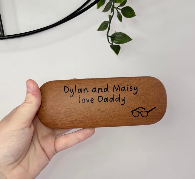Personalisierte Brillenhülle mit Lasergravur, individuelles Geschenk für Sie und Ihn | Brillenetui mit individueller Gravur Bild 9