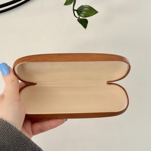 Personalisierte Brillenhülle mit Lasergravur, individuelles Geschenk für Sie und Ihn | Brillenetui mit individueller Gravur Bild 3