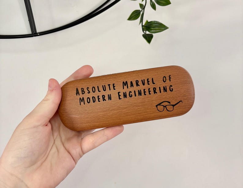 Personalisierte Brillenhülle mit Lasergravur, individuelles Geschenk für Sie und Ihn | Brillenetui mit individueller Gravur Bild 5