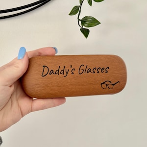 Personalisierte Brillenhülle mit Lasergravur, individuelles Geschenk für Sie und Ihn | Brillenetui mit individueller Gravur Bild 1