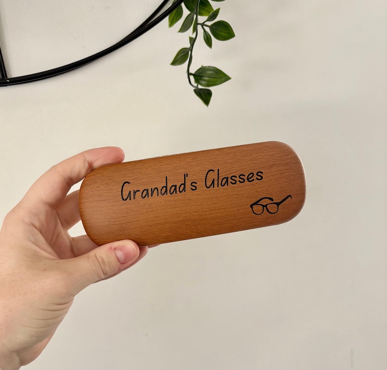 Personalisierte Brillenhülle mit Lasergravur, individuelles Geschenk für Sie und Ihn | Brillenetui mit individueller Gravur Bild 7