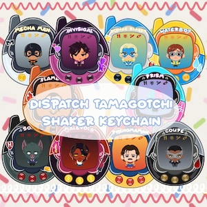 Puede incluir: Una colección de llaveros agitadores Dispatch Tamagotchi coloridos. Cada llavero presenta un diseño de personaje único con nombres como "Mecha Man", "Invisigal" y "Blonde Blazer". El texto "Dispatch Tamagotchi Shaker Keychain" se muestra en el centro.