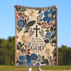 Manta personalizada com versículo bíblico, manta com escrituras, presente cristão para mulheres, manta floral com mensagem de fé, presente de incentivo religioso.