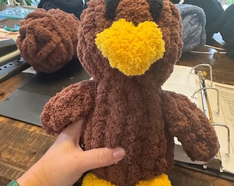 Peluche de águila dorada