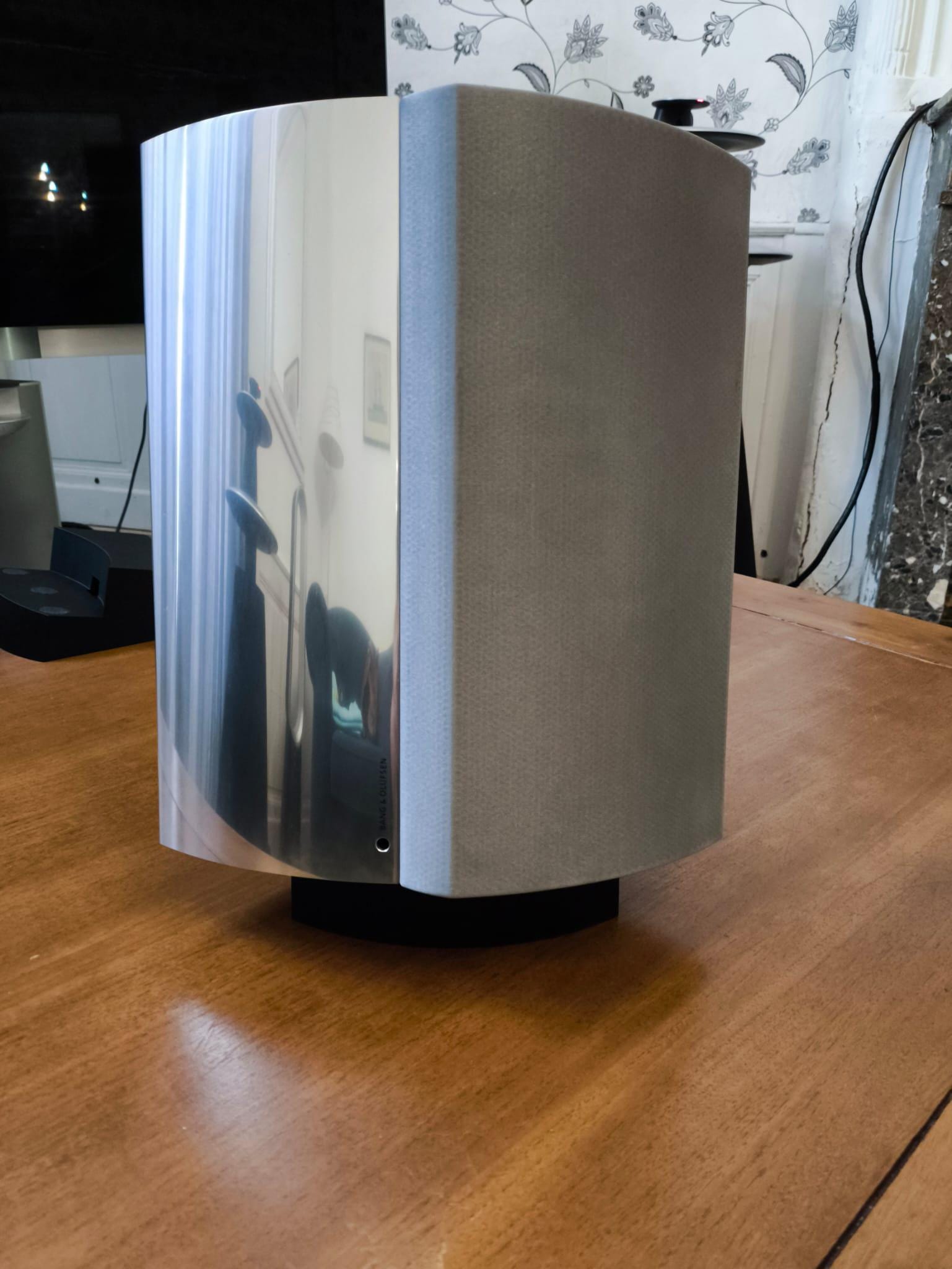 Bang and Olufsen Stand - Etsy