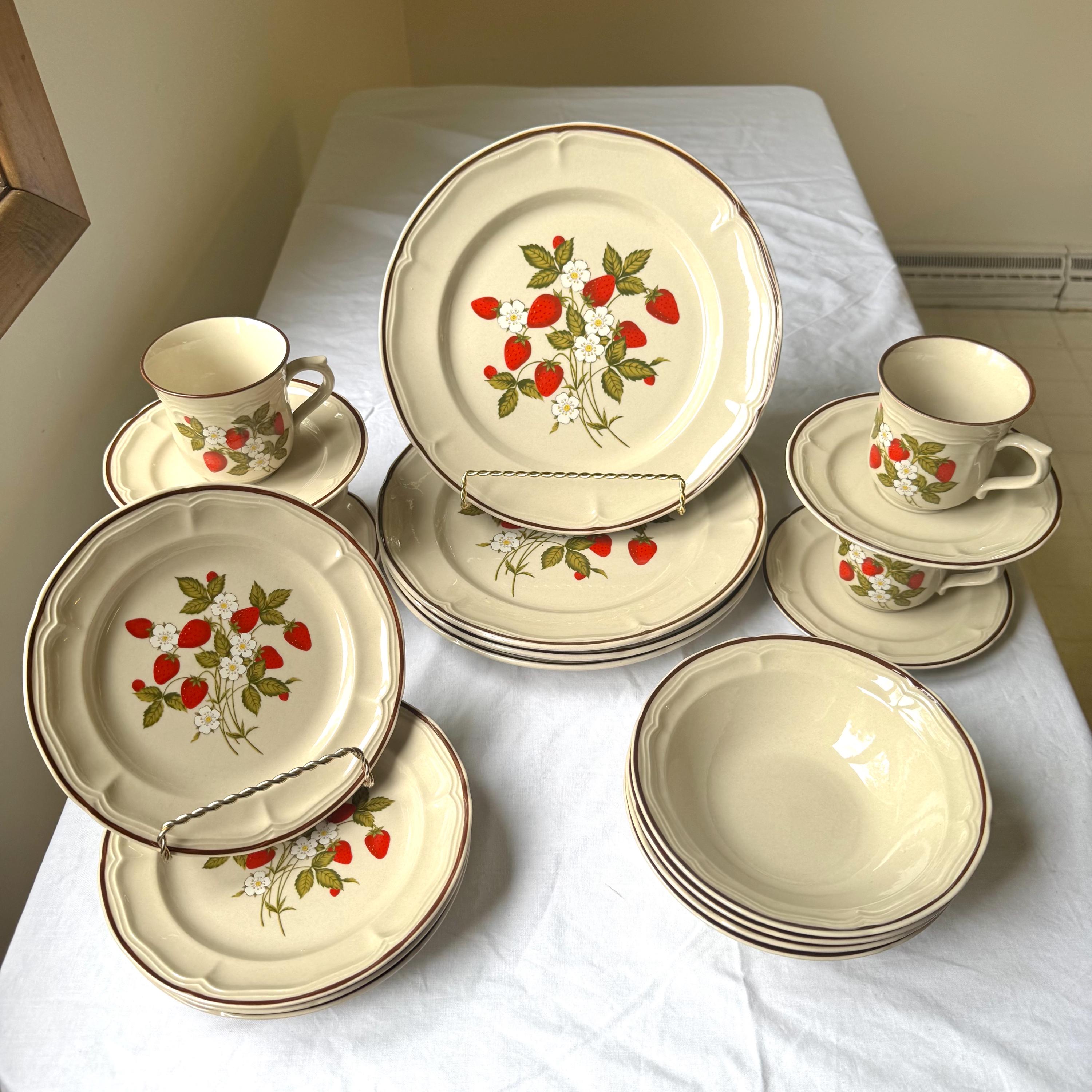 Vintage Susanne by Newcor Strawberry Print Stoneware Plate Set