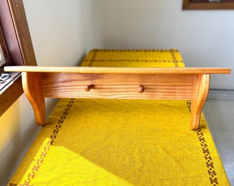 Estante flotante de roble vintage con ganchos