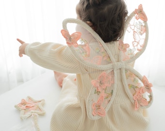 Disfraz de alas de mariposa para bebé hecho a mano: accesorio para fotos, varita mágica y pinza para el cabello.