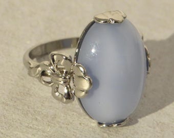 1980s AVON Victorian Splendour Blue Faux Moonstone Cocktail Ring, Size 5