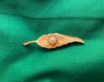 Vintage Gold-tone Feather Leaf Brooch, Prong-set Faux Pearl