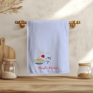 Custom Embroidery Towel Mediterranean Kitchen Textile Italian Design Elements Pasta Illustration Details Personalized Name Feature Cotton Polyester Blend Durable Fabric Quality Efficient Drying Material Perfect Housewarming Gift Culinary