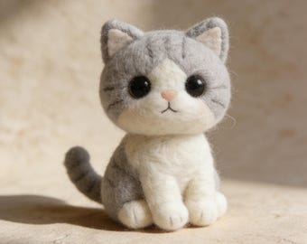 Nadelgefilztes Katzenfiguren Handgemachte Katzendeko Kinderzimmerdeko Geschenk für Katzenliebhaber Wollkunstpuppe Tiergedenkstück Geschenk