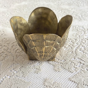 Vintage Brass Shell Planter Bowl | Small Scalloped Catchall | Coastal Brass Decor