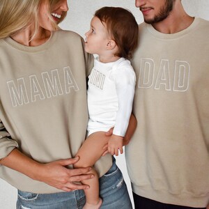 mama dad mini matching baby onesie bodysuit sweatshirts pullovers crewnecks family matching baby shower gift newborn coming home from hospital outfit sister brother sibling neutral matching