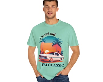T-shirt graphique classique voiture coucher de soleil : t-shirt unisexe rétro