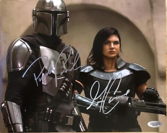 ペドロ・パスカル直筆サイン入りスター・ウォーズ マンダロリアン 8x10