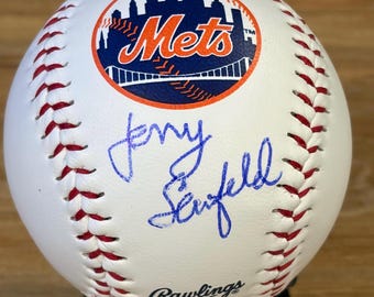 Gesigneerde New York Rawlings honkbal met logo van Jerry Seinfeld, inclusief echtheidscertificaat.