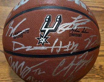 ビクター・ウェンバニャマ チームサイン入り サンアントニオ NBAロゴ バスケットボール COA