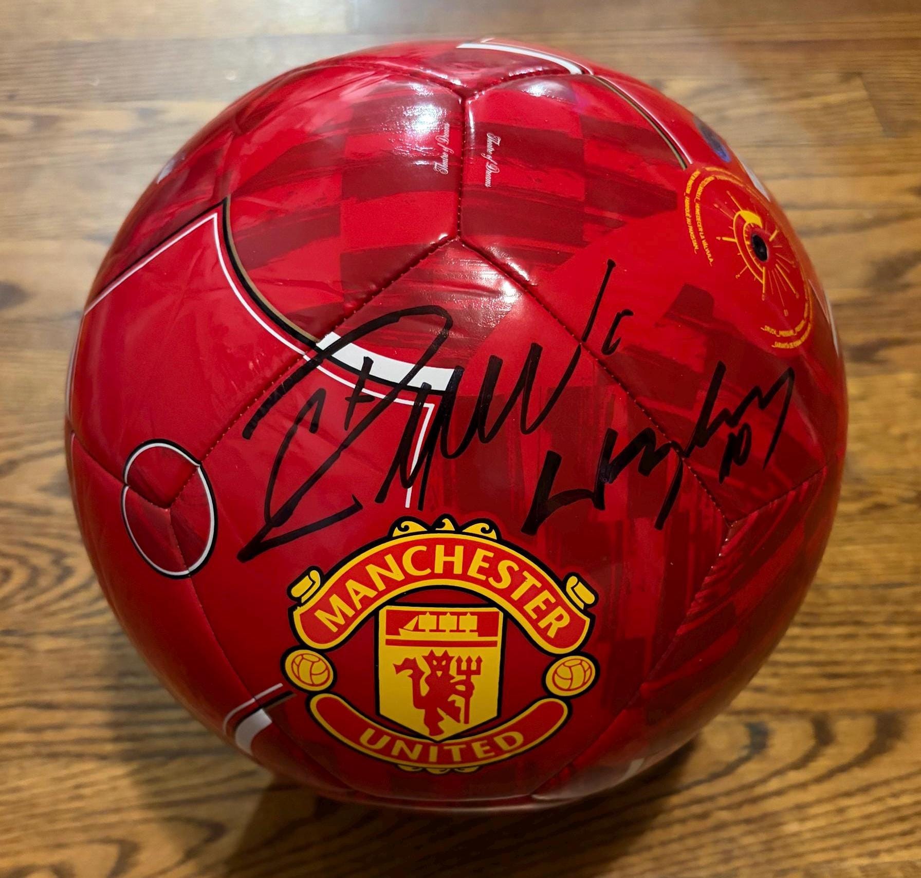 クリスティアーノ・ロナウド　美術品　アート作品　コーヒー豆 Cristiano ronaldo signed ball - Etsy 日本