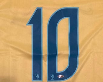 Gesigneerd Braziliaans shirt met rugnummer 10 van Neymar Jr. inclusief echtheidscertificaat.