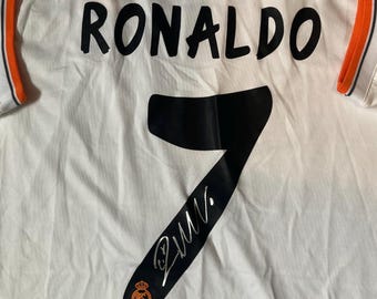 クリスティアーノ・ロナウド直筆サイン入り背番号7番サッカーユニフォーム（鑑定書付き）