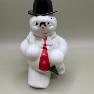 ヴィンテージ ロズブロ スノーマン キャンディホルダー 帽子と傘付き プラスチック製 クリスマス フィギュア 1940年代 説明をご覧ください