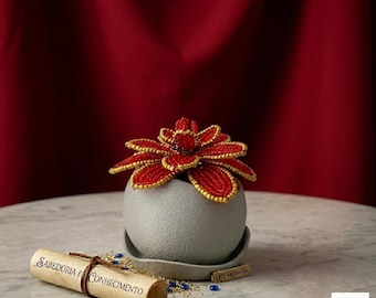 Suculenta con cuentas • Colección Legado de Magia de Hechicero • Flor eterna en maceta minimalista • Regalo para amantes de la fantasía y la magia • Magia • Fantasía