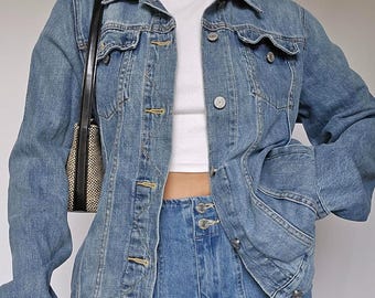 Women's Blue Denim Jacket-Vintage Oversized Jean Jacket-Relaxed Fit 90s Retro Style Jacket-Classic Button Up Casual Coat.