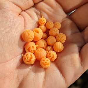 Halloween Miniature Jack o Lantern Pumpkin Pack various sizes. Dolls House. Wargame basing & Scenery/terrain