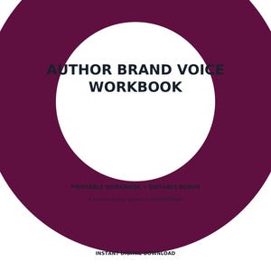 Op de afbeelding: Een digitale werkboekomslag met een grote donkerpaarse cirkel en een wit midden. De tekst luidt AUTHOR BRAND VOICE WORKBOOK, PRINTABLE WORKBOOK + EDITABLE BONUS, A Focused Writing System by GirlGetPages en INSTANT DIGITAL DOWNLOAD.