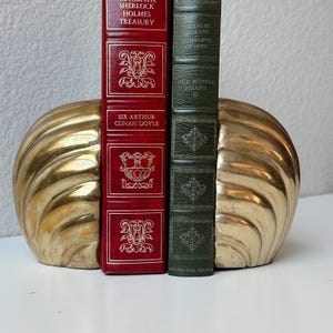 Vintage Brass Bookends: Art Deco Scalloped Shell Design