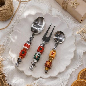 Custom Christmas Beaded Cutlery Set, Personalized Stainless Steel Dessert Spoons and Fruit Forks for Holiday Decor