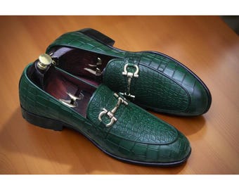 Men's Handmade Green Cowhide Textured Leather Slip-On Loafers
