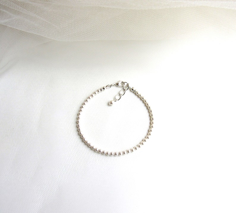Dainty Pearl Bracelet, Tiny Seed Pearl Bracelet, CHOOSE COLOR/SIZE, Adjustable Beaded Delicate Bracelet, Gift for Her, Minimalist Jewelry Bild 6