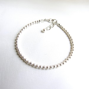 Dainty Pearl Bracelet, Tiny Seed Pearl Bracelet, CHOOSE COLOR/SIZE, Adjustable Beaded Delicate Bracelet, Gift for Her, Minimalist Jewelry Bild 4