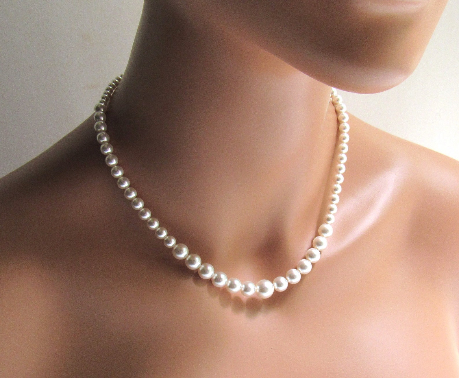 Graduated Pearl Necklace Wedding Backdrop Necklace White Etsy