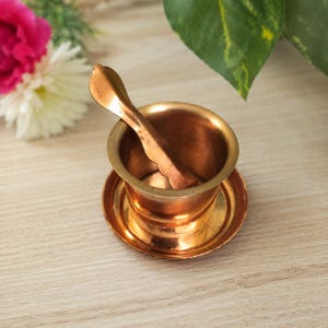 Panchapatra-Set aus Kupfer mit Löffel und Teller, traditionelles Pooja-Utensil, Panchapatra Udharini, hinduistisches Ritualgefäß, Mandir-Anbetungsset