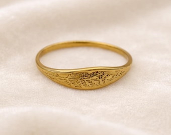 Anillo minimalista de oro, anillo de oro con textura, anillo apilable delicado, anillo fino de oro, joyería para el día a día, regalo para ella, anillo de oro hecho a mano