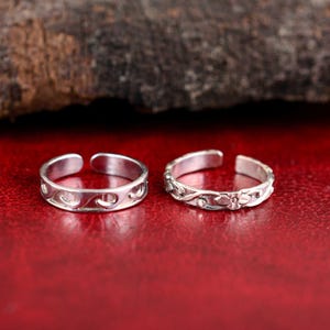 Boho bloemen teenring in zilver – verstelbare minimale teensieraden