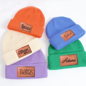 Bonnet avec écusson en cuir personnalisé : bonnet d'hiver personnalisé en tricot