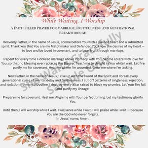 Pode incluir: Oração impressa para o casamento, com detalhes florais em rosa e roxo. O texto diz "While Waiting, I Worship" e inclui uma oração por fertilidade e avanço geracional. Fundo com desenhos florais em aquarela.